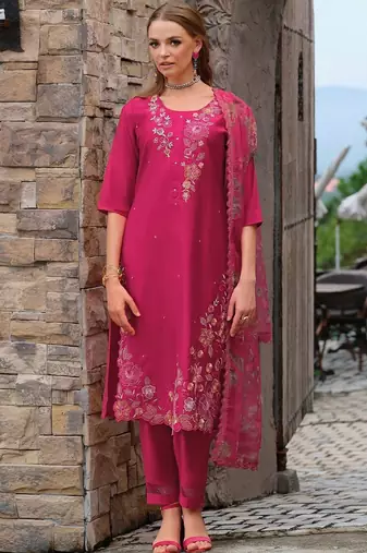 Women Floral Embroidered Regular Thread Work Liva Kurta with Trousers & With Dupatta