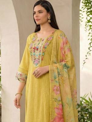 Women Floral Regular Thread Work Pure Cotton Kurta with Trousers & With Dupatta 2