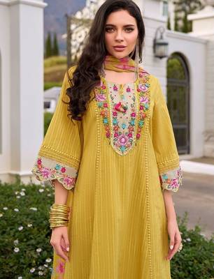 Women Floral Regular Thread Work Pure Cotton Kurta with Trousers & With Dupatta 3