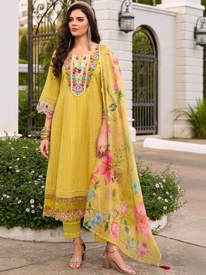 Women Floral Regular Thread Work Pure Cotton Kurta with Trousers & With Dupatta 6