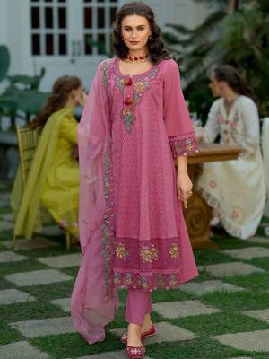 Women Floral Embroidered Regular Thread Work Pure Cotton Kurta with Trousers & With Dupatta 3