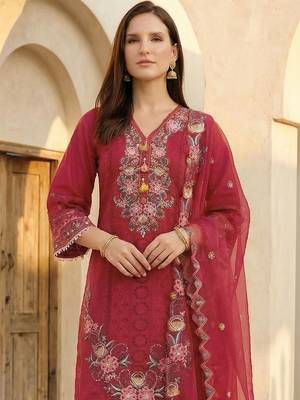 Women Floral Embroidered Regular Thread Work Kurta with Trousers & With Dupatta 2