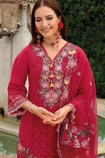 Women Floral Embroidered Regular Thread Work Kurta with Trousers & With Dupatta