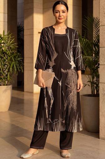 Women Printed Regular Kurta with Trousers