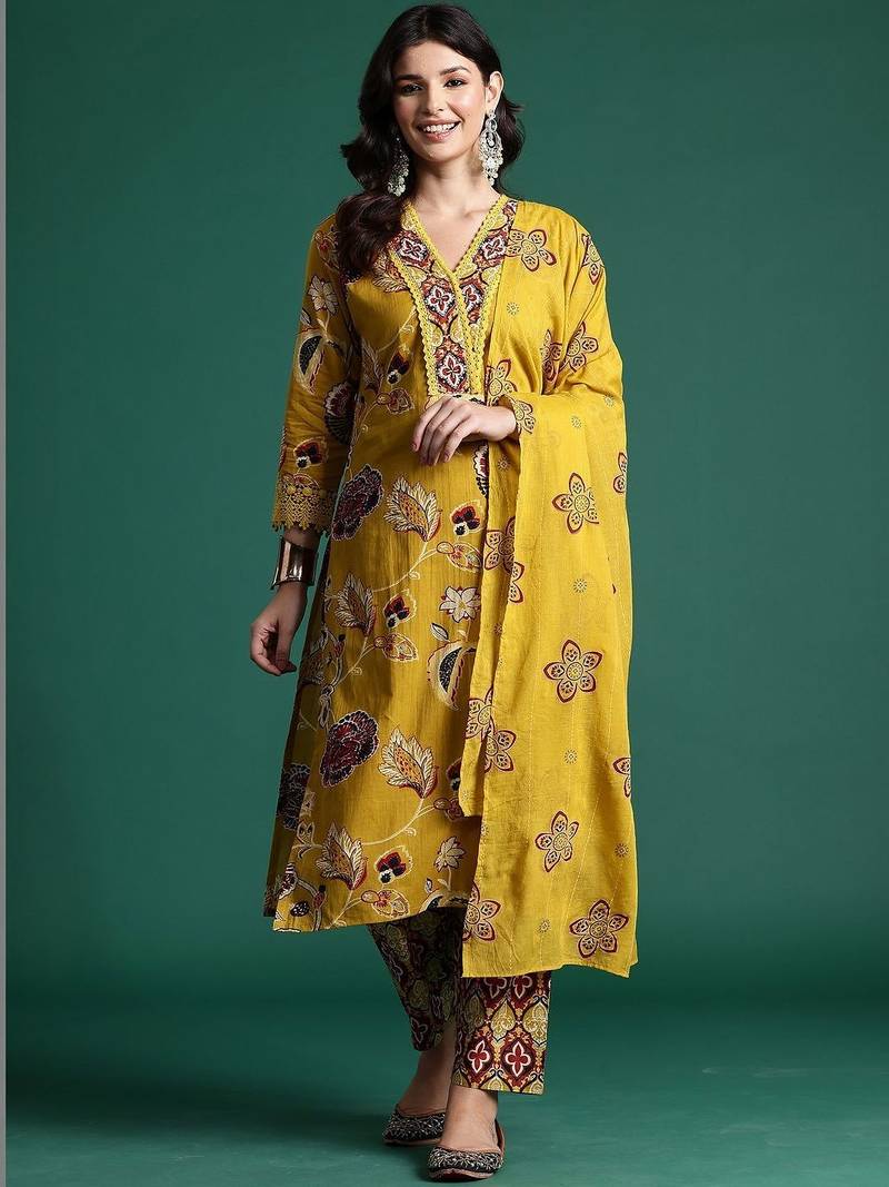 Women Floral Printed Regular Thread Work  Cotton Kurta with Trousers & With Dupatta