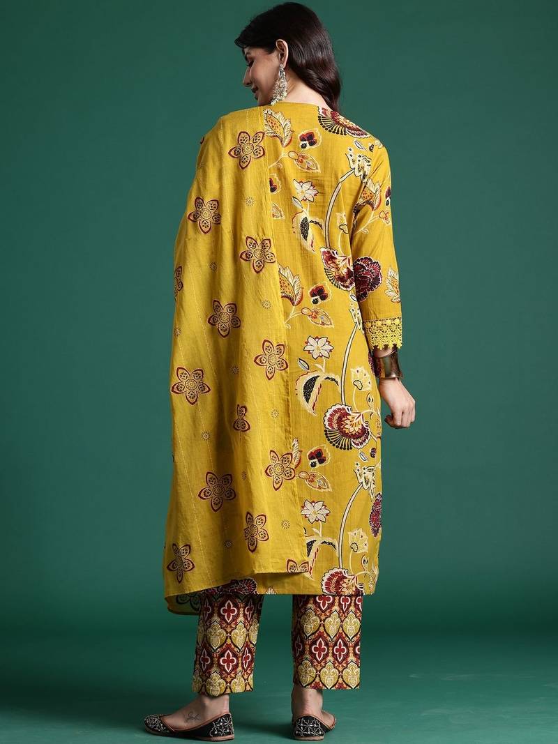 Women Floral Printed Regular Thread Work  Cotton Kurta with Trousers & With Dupatta