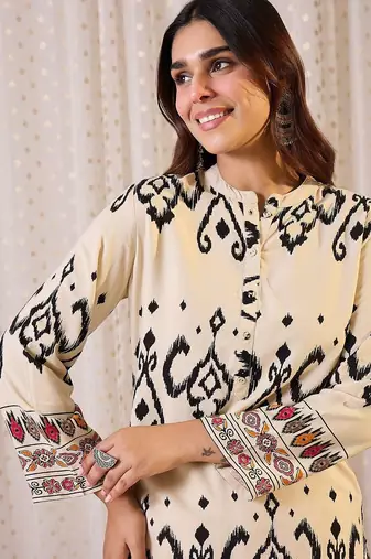 Ethnic Motifs Printed Straight Kurta With Trouser
