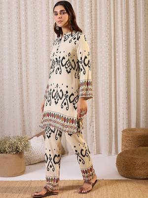 Ethnic Motifs Printed Straight Kurta With Trouser 3