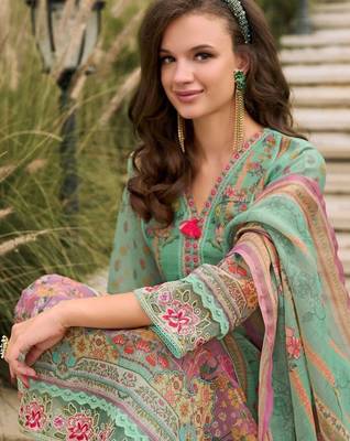 Women Floral Printed Regular Linen Kurta with Trousers & With Dupatta 4