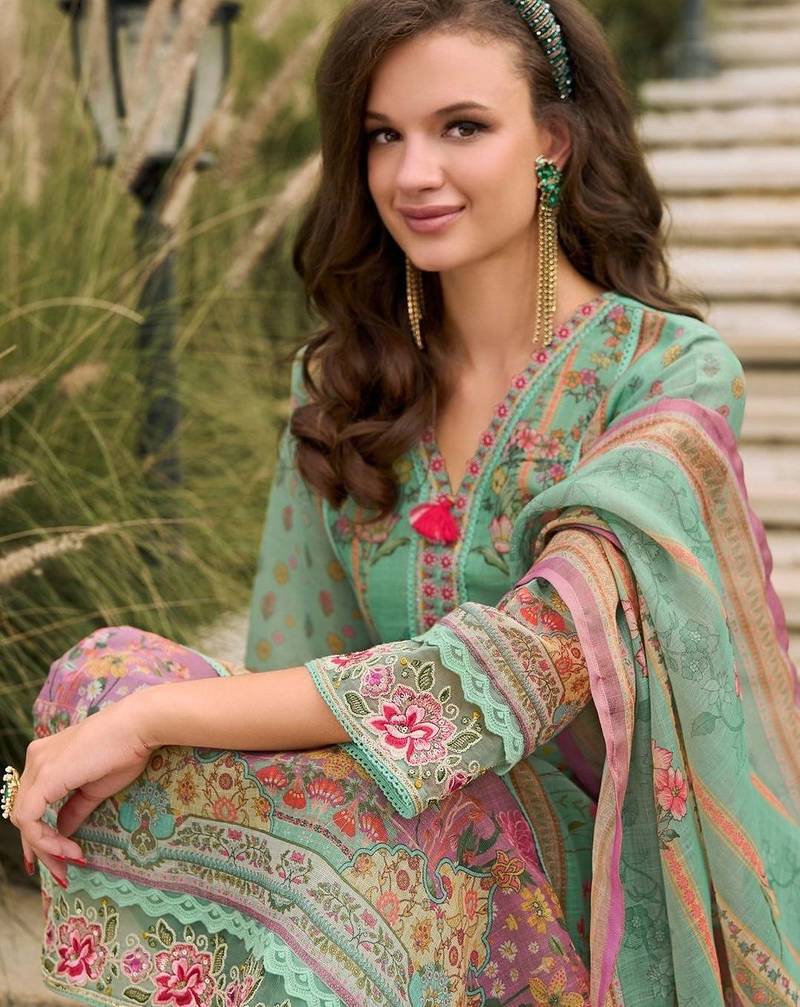 Women Floral Printed Regular Linen Kurta with Trousers & With Dupatta