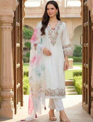 Women Floral Embroidered Regular Thread Work Kurta with Trousers & With Dupatta 1