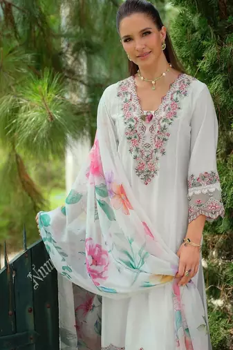 Women Floral Embroidered Regular Thread Work Kurta with Trousers & With Dupatta