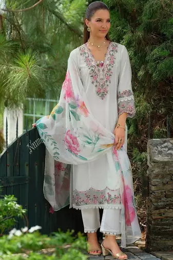 Women Floral Embroidered Regular Thread Work Kurta with Trousers & With Dupatta