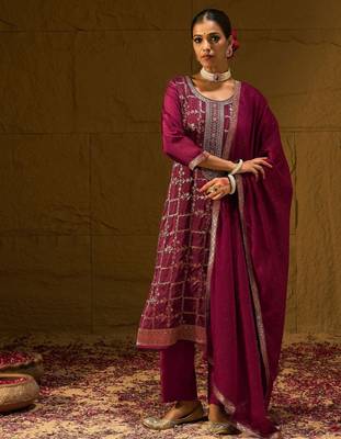 Floral Embroidered Straight Kurta With Trousers And Dupatta 1