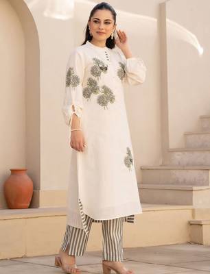 Floral Embroidered Mandarin Collar Pure Cotton A Line Kurta With Trousers 3