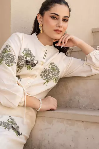 Floral Embroidered Mandarin Collar Pure Cotton A Line Kurta With Trousers