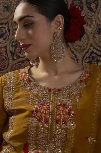 Floral Embroidered Thread Work Straight Kurta With Palazzo & Dupatta