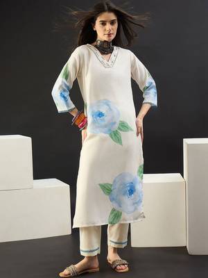Women Floral Printed Regular Linen Kurta with Trousers & With Dupatta 2