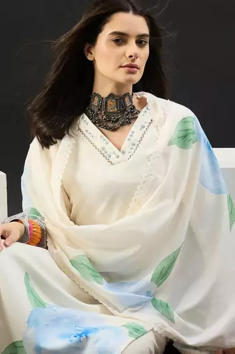 Women Floral Printed Regular Linen Kurta with Trousers & With Dupatta