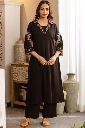 Women Ethnic Motifs Embroidered Regular Thread Work Kurta with Trousers
