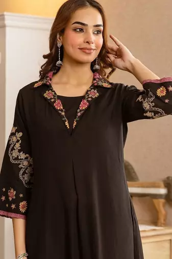 Women Ethnic Motifs Embroidered Regular Thread Work Kurta with Trousers