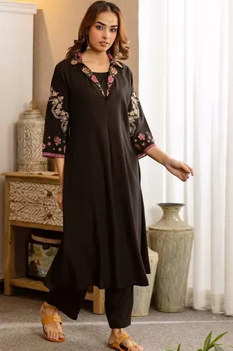Women Ethnic Motifs Embroidered Regular Thread Work Kurta with Trousers