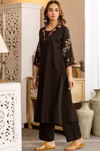 Women Ethnic Motifs Embroidered Regular Thread Work Kurta with Trousers