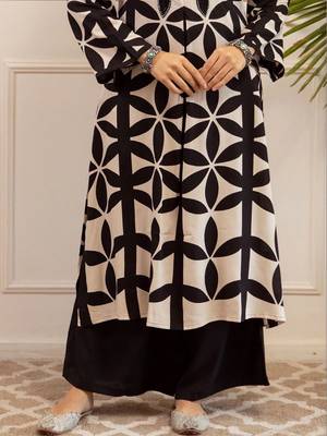 Women Printed Regular Kurta with Palazzos 2
