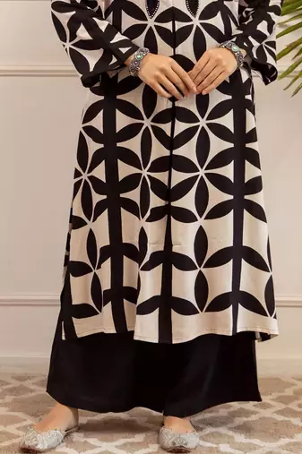 Women Printed Regular Kurta with Palazzos