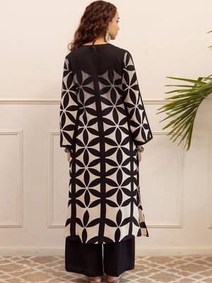 Women Printed Regular Kurta with Palazzos 5