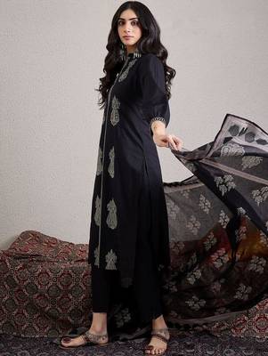 Women Paisley Embroidered Regular Thread Work Pure Cotton Kurta with Trousers & With Dupatta 3