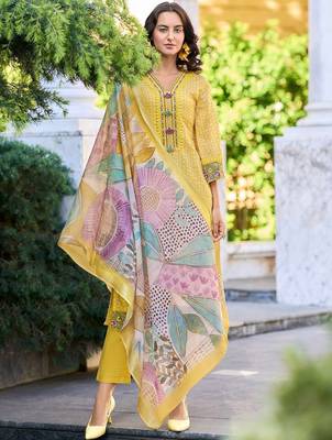 Women Floral Embroidered Thread Work Linen Kurta with Trousers & With Dupatta 1