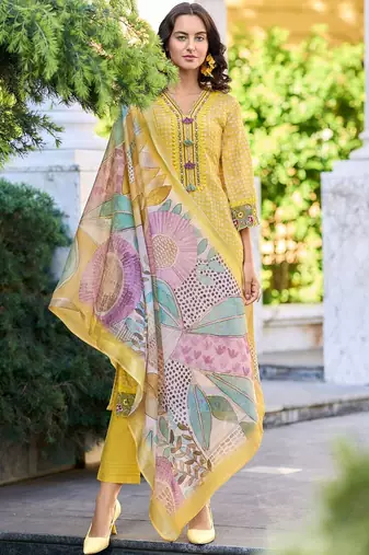 Women Floral Embroidered Thread Work Linen Kurta with Trousers & With Dupatta