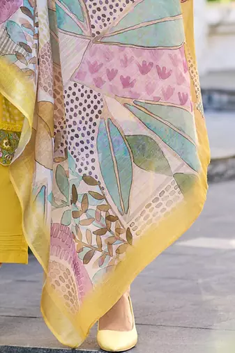 Women Floral Embroidered Thread Work Linen Kurta with Trousers & With Dupatta