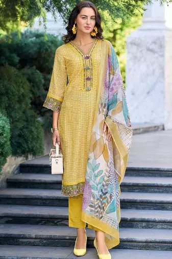Women Floral Embroidered Thread Work Linen Kurta with Trousers & With Dupatta