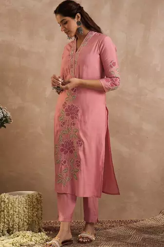 Women Floral Embroidered Regular Thread Work Kurta with Trousers