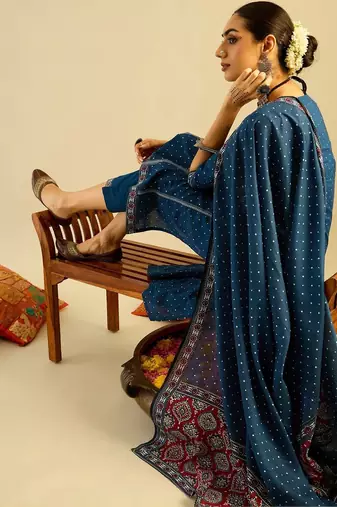 Women Ethnic Motifs Printed Regular Thread Work  Cotton Kurta with Trousers & With Dupatta