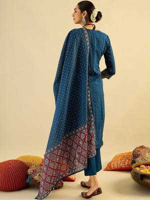 Women Ethnic Motifs Printed Regular Thread Work  Cotton Kurta with Trousers & With Dupatta 4