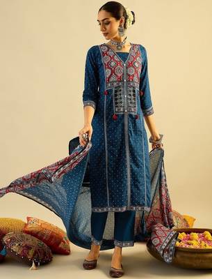 Women Ethnic Motifs Printed Regular Thread Work  Cotton Kurta with Trousers & With Dupatta 5