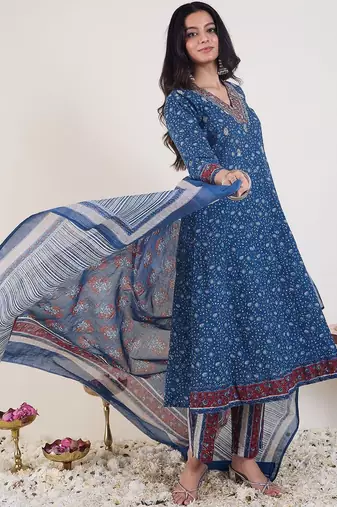 Ethnic Motifs Printed Panelled Pure Cotton Kurta With Trousers & Dupatta