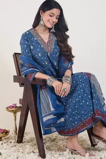 Ethnic Motifs Printed Panelled Pure Cotton Kurta With Trousers & Dupatta