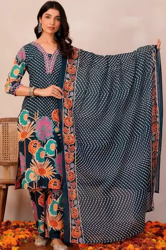 Women Floral Printed Regular Thread Work  Cotton Kurta with Palazzos & With Dupatta