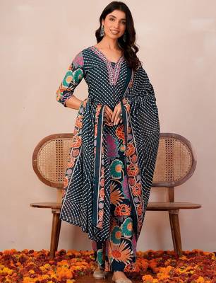 Women Floral Printed Regular Thread Work  Cotton Kurta with Palazzos & With Dupatta 4
