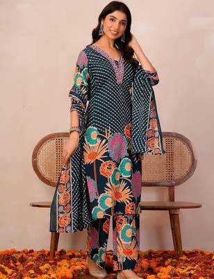 Women Floral Printed Regular Thread Work  Cotton Kurta with Palazzos & With Dupatta 7