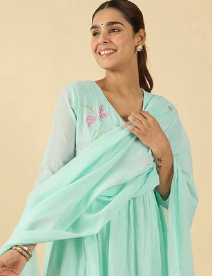 women floral embroidered cotton kurta with trousers & dupatta 3