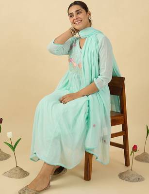 women floral embroidered cotton kurta with trousers & dupatta 7