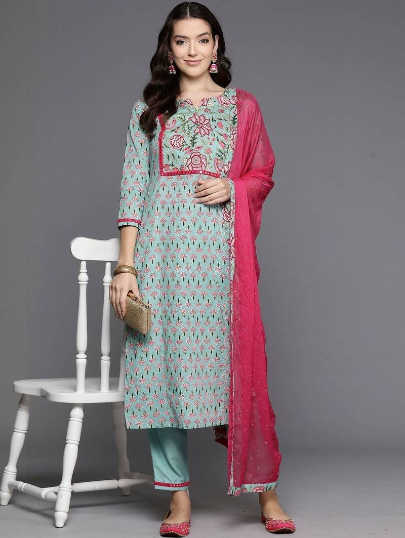 Women Floral Printed Regular Mirror Work  Cotton Kurta with Trousers & With Dupatta