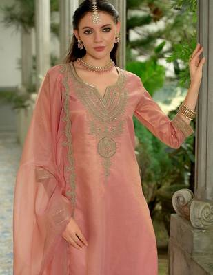 Floral Yoke Design Notch Neck Straight Kurta With Trousers & Dupatta 2