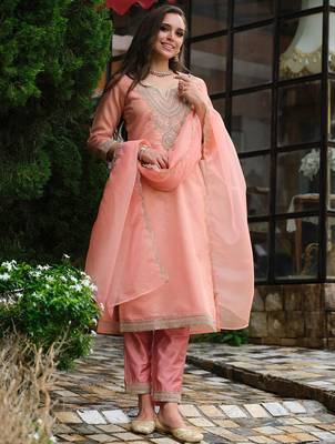 Floral Yoke Design Notch Neck Straight Kurta With Trousers & Dupatta 1