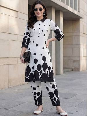 Women Printed Regular Pure Cotton Kurta with Palazzos 5